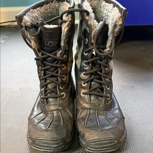 UGG Kids Black Shearling-Lined Lace-Up Winter Boots